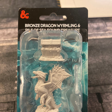 D&D miniature Bronze Dragon Wyrmling and pile of sea found treasure Wave 13