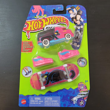 Hot Wheels Fingerboard and Vehicle Pack