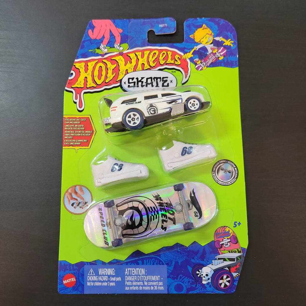 Hot Wheels Fingerboard and Vehicle Pack