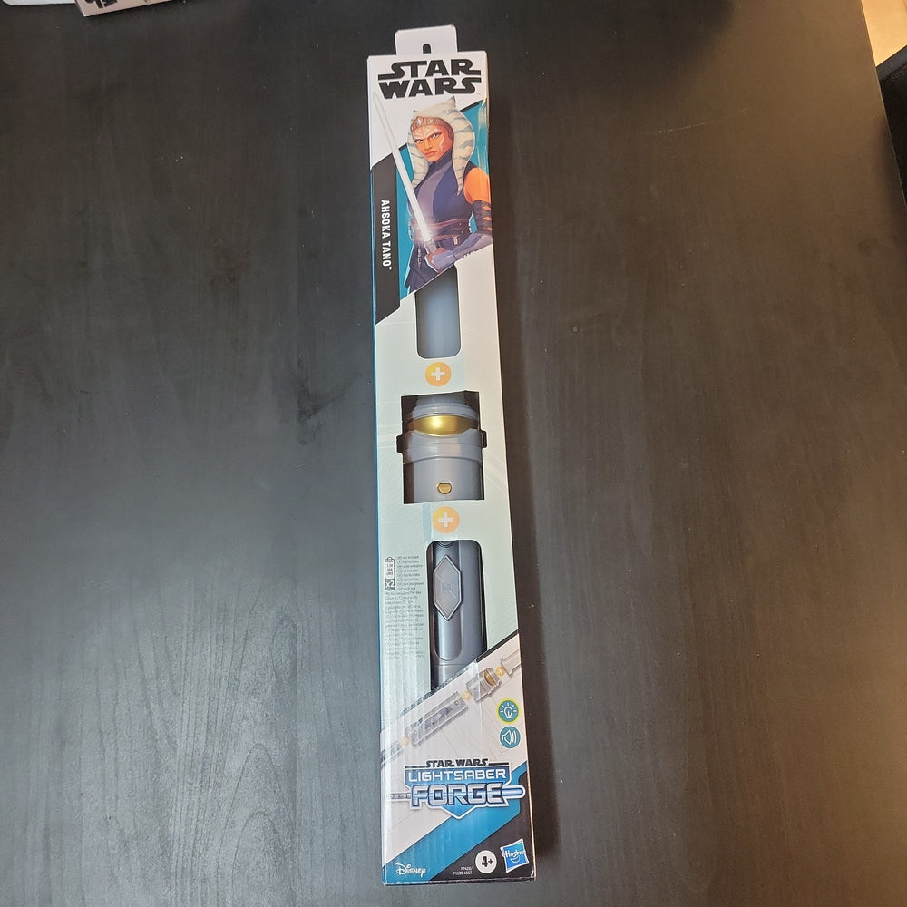 Starwars Lightsaber Forge: Ahsoka Tano