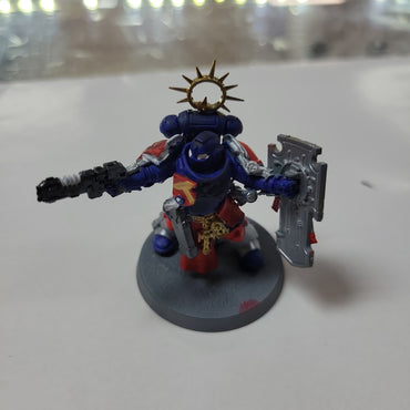 Space Marines - Lieutenant with Storm Shield Used #637