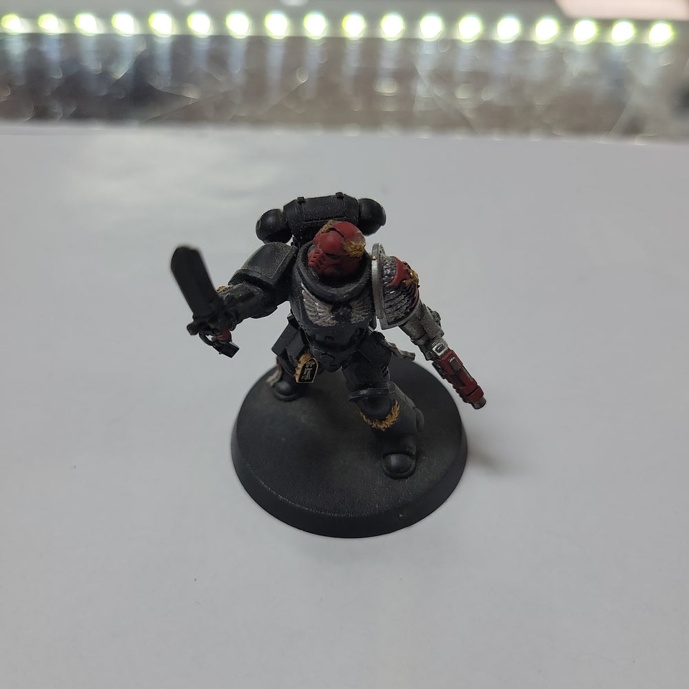 Space Marines - Primaris Lieutenant With Power Sword Used #665