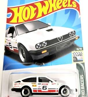 Hot Wheels RETRO RACERS ALFA ROMEO 3.0